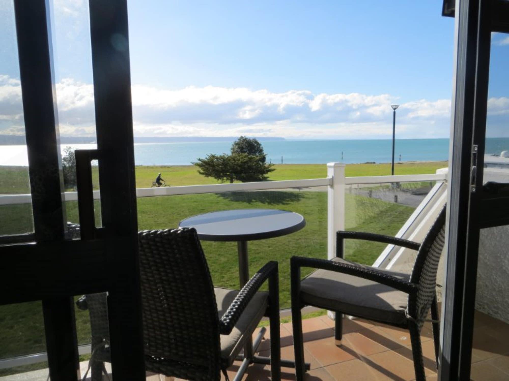 Harbour View Motel On Ahuriri Beach In Napier Nz With Sea View Suites Exterior photo