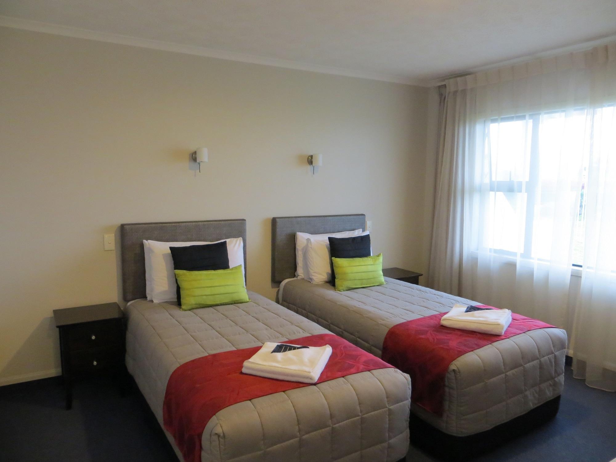 Harbour View Motel On Ahuriri Beach In Napier Nz With Sea View Suites Exterior photo