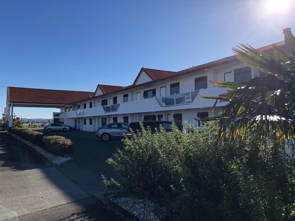 Harbour View Motel On Ahuriri Beach In Napier Nz With Sea View Suites Exterior photo