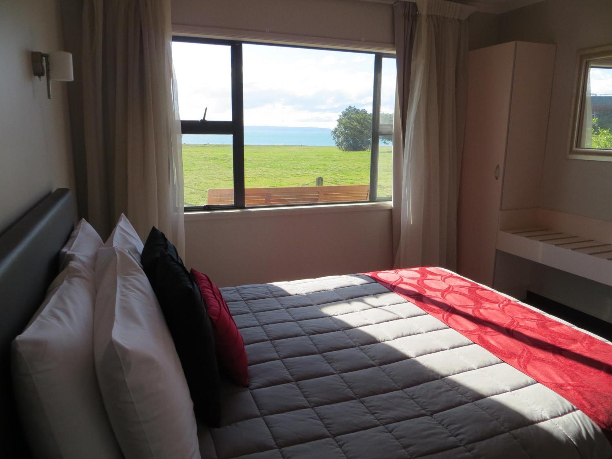 Harbour View Motel On Ahuriri Beach In Napier Nz With Sea View Suites Room photo