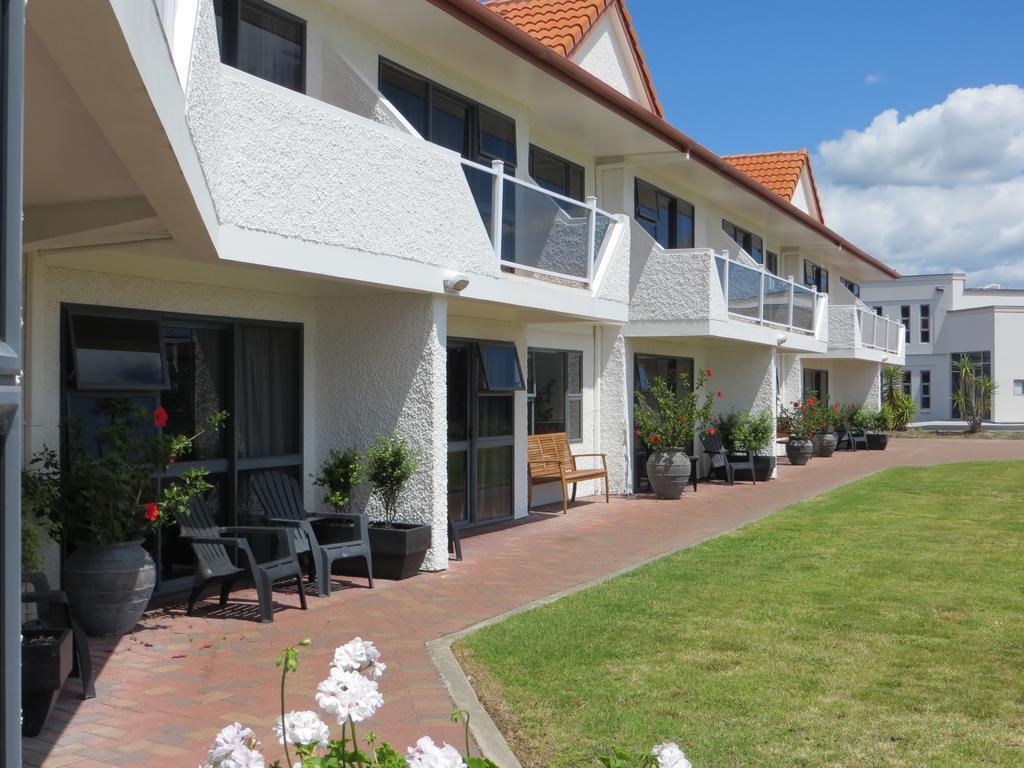 Harbour View Motel On Ahuriri Beach In Napier Nz With Sea View Suites Exterior photo